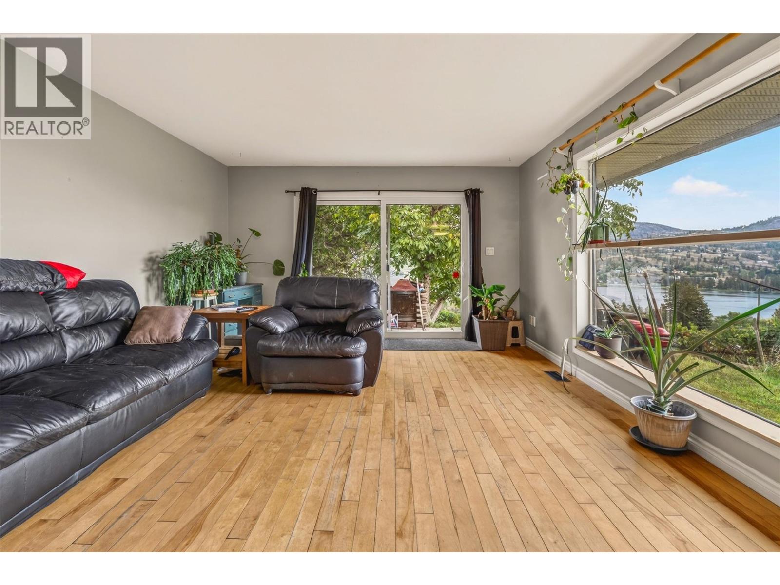 213 Tamarac Avenue, Kaleden, British Columbia  V0H 1K0 - Photo 14 - 10402063