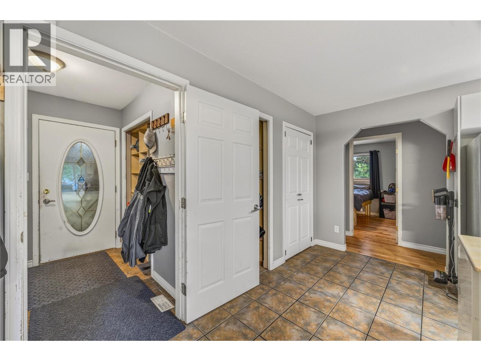 213 Tamarac Avenue, Kaleden, British Columbia  V0H 1K0 - Photo 33 - 10402063