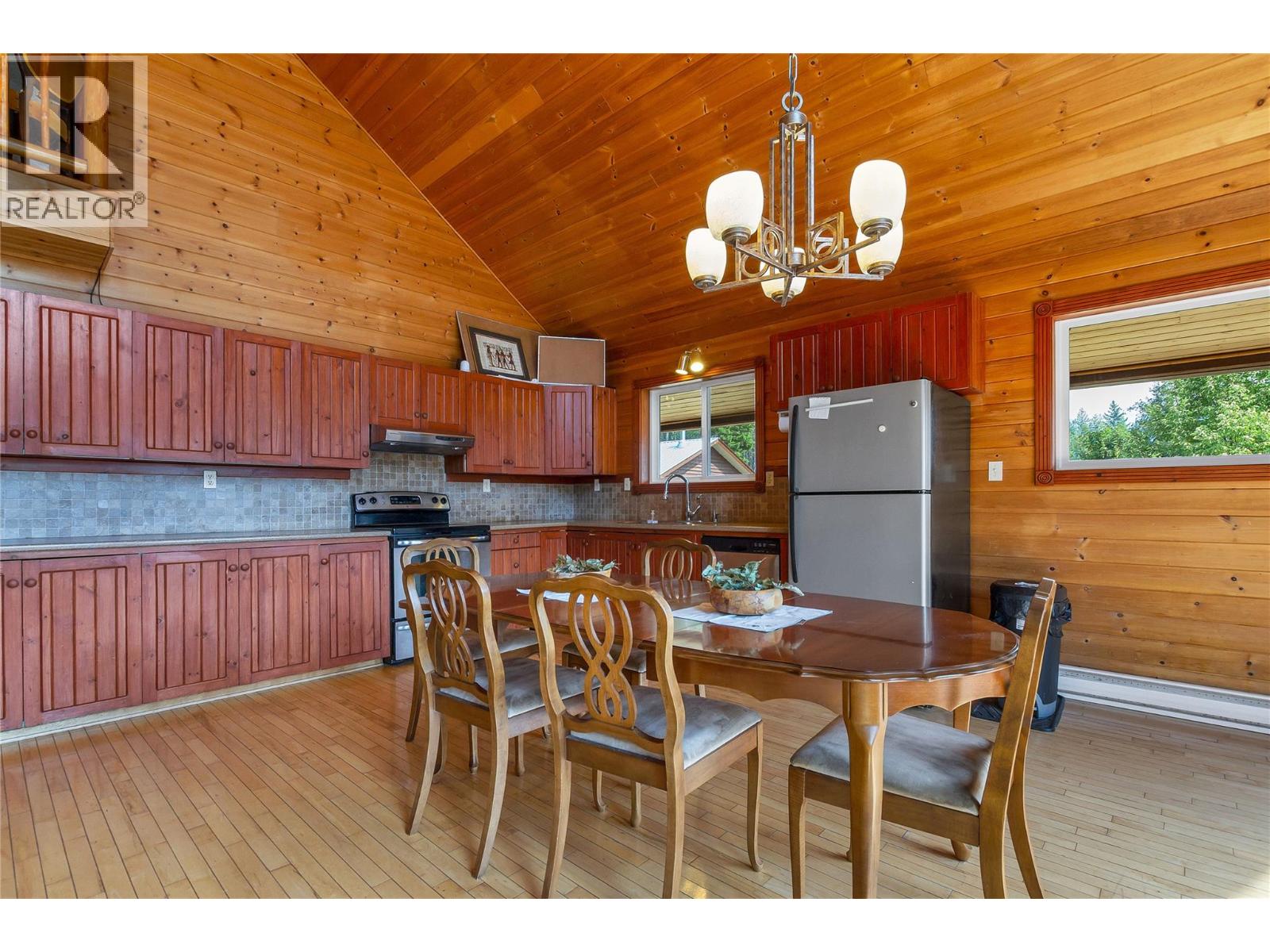 27 Pine Road, Cherryville, British Columbia  V0E 2G3 - Photo 10 - 10401415