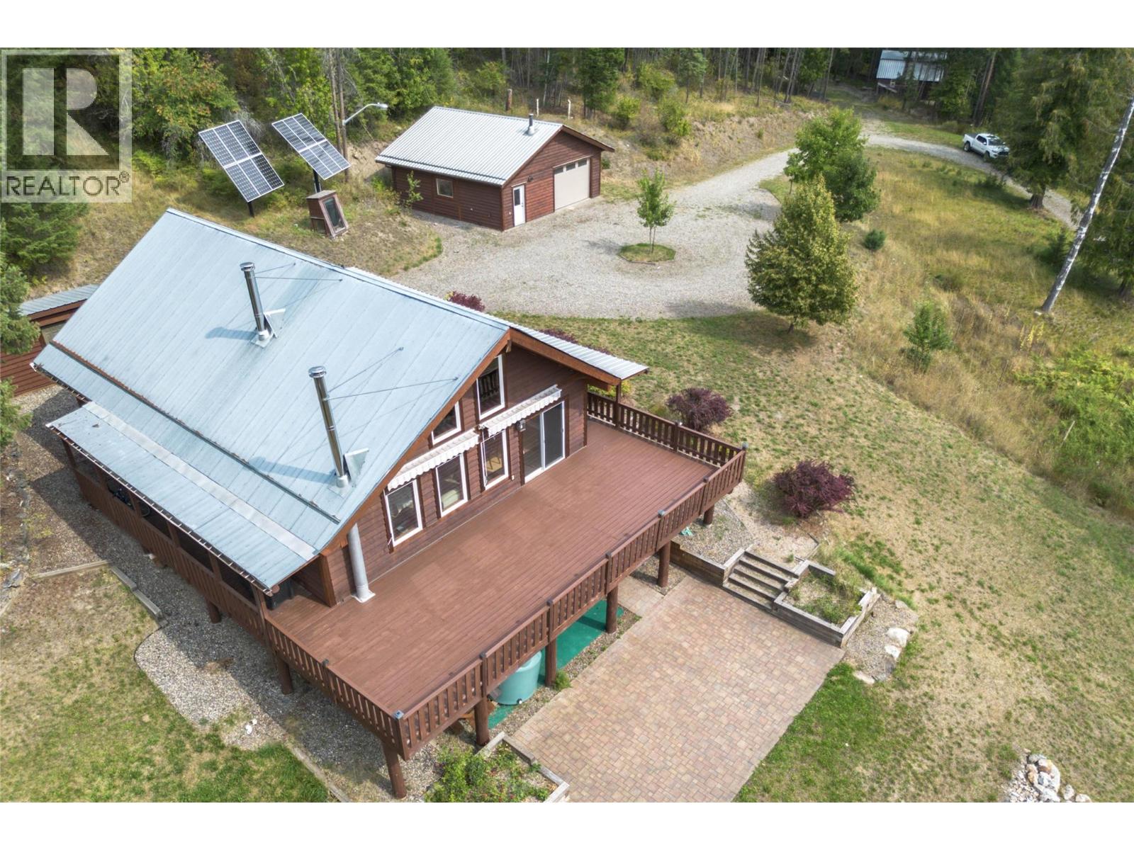 27 Pine Road, Cherryville, British Columbia  V0E 2G3 - Photo 2 - 10401415