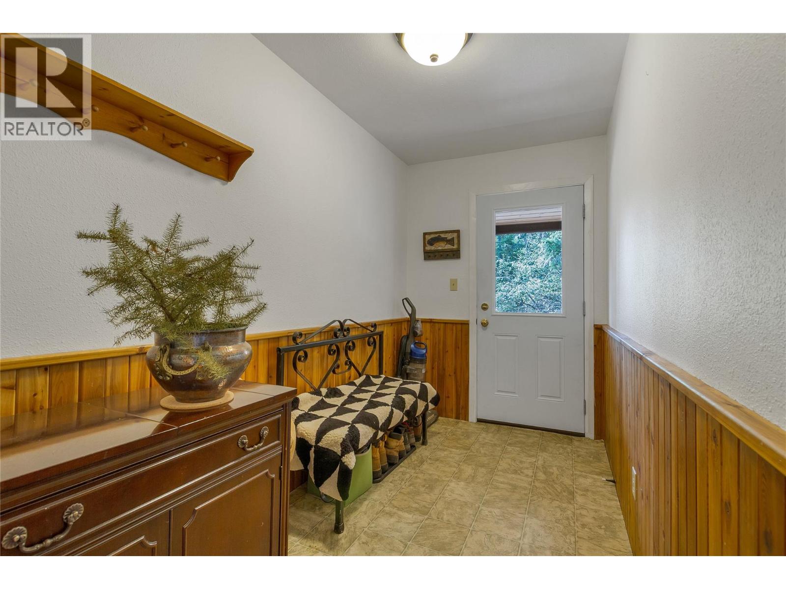 27 Pine Road, Cherryville, British Columbia  V0E 2G3 - Photo 24 - 10401415