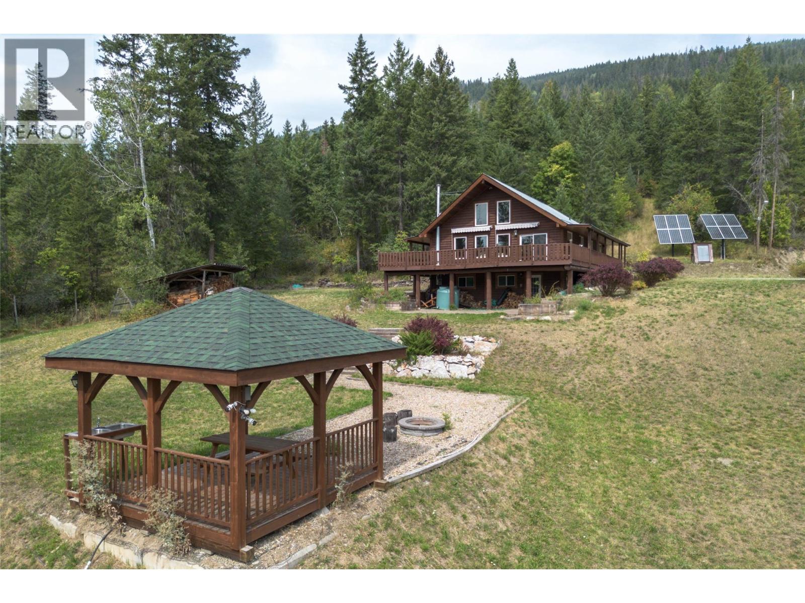 27 Pine Road, Cherryville, British Columbia  V0E 2G3 - Photo 4 - 10401415