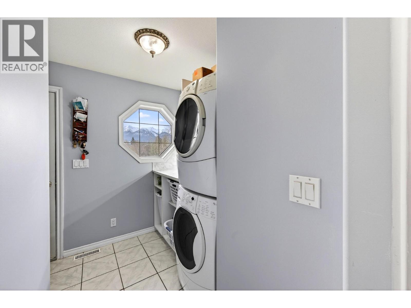 1505 Cedar Street, Golden, British Columbia  V0A 1H6 - Photo 33 - 10402236