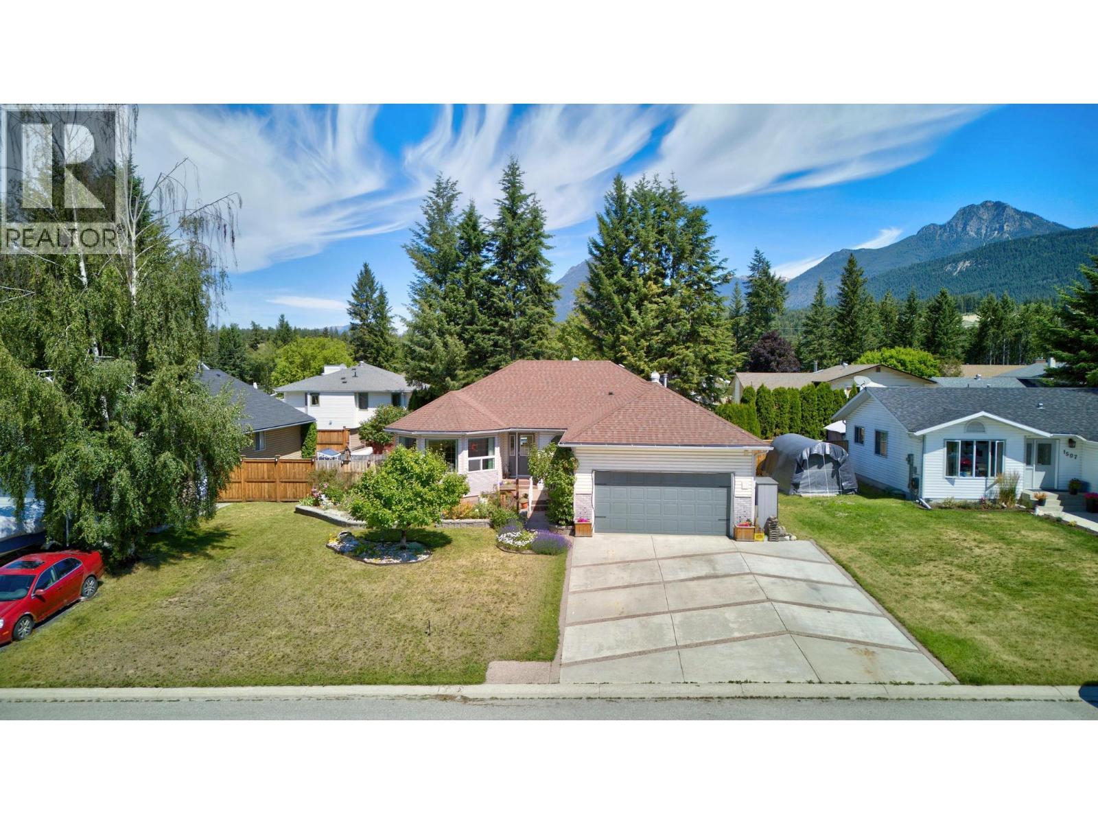 1505 Cedar Street, Golden, British Columbia  V0A 1H6 - Photo 63 - 10402236