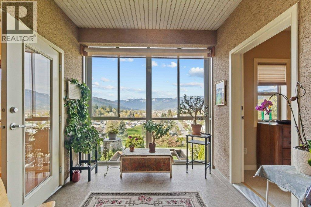 881 16 Street Ne Unit# 7, Salmon Arm, British Columbia  V1E 3L5 - Photo 3 - 10402207