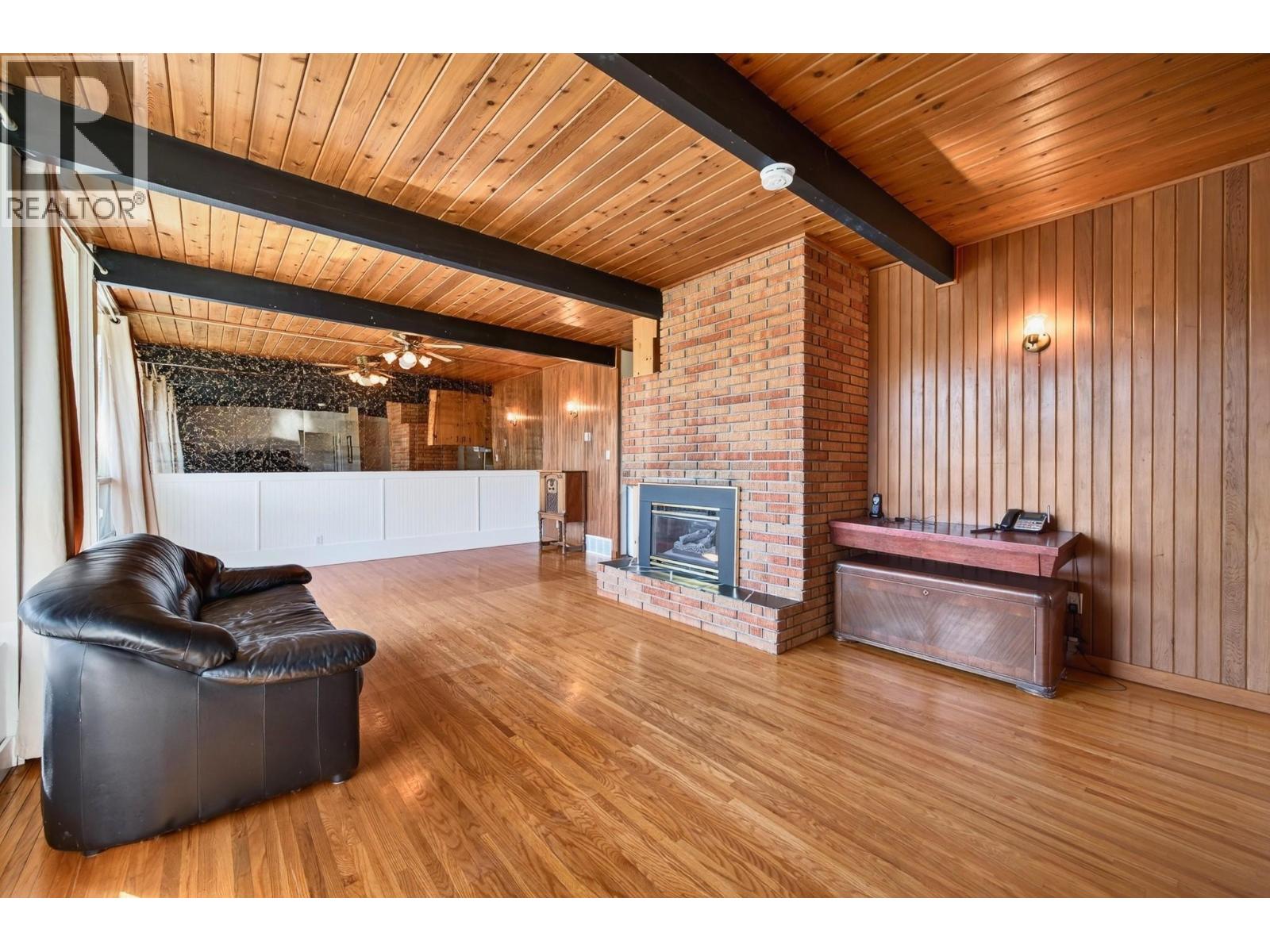 1020 Southill Street, Kamloops, British Columbia  V2B 5M3 - Photo 2 - 10402226