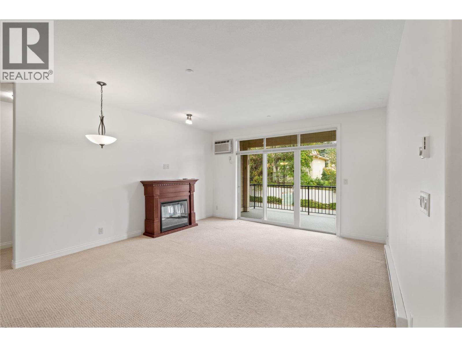 1390 Hillside Drive Unit# 207, Kamloops, British Columbia  V2E 0A6 - Photo 5 - 10401593