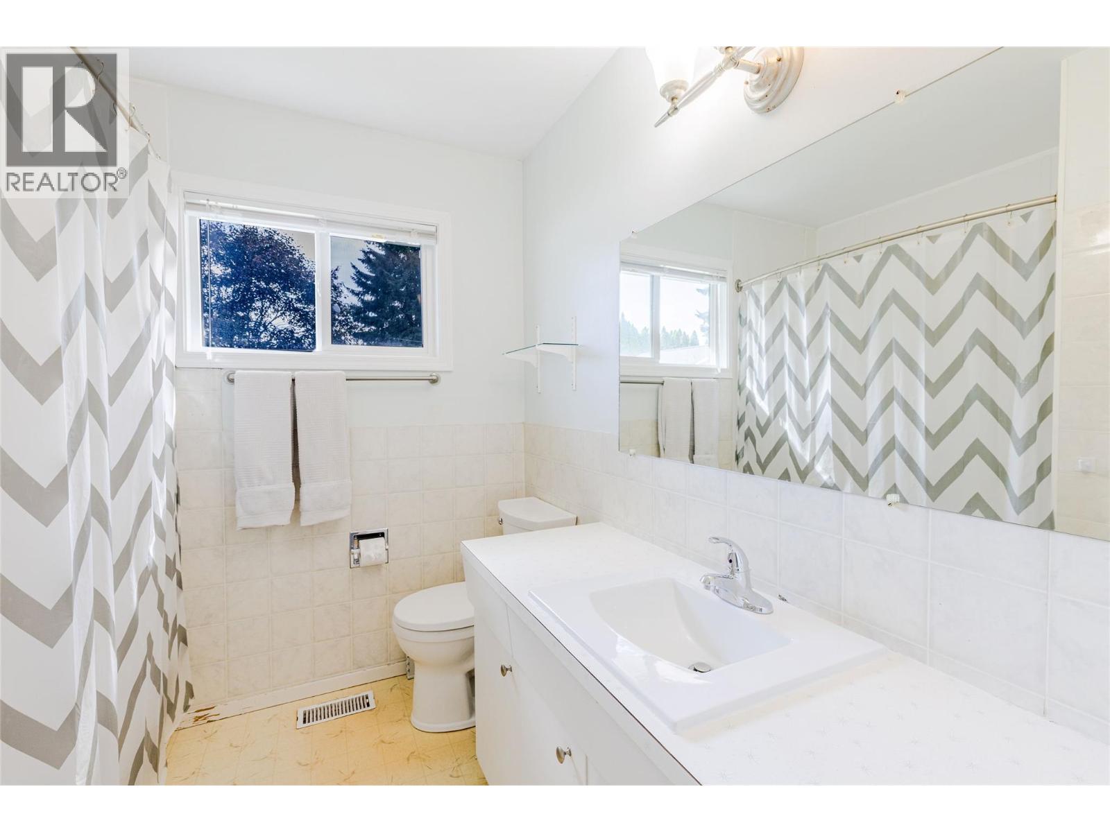 2109 Cedar Street, Creston, British Columbia  V0B 1G5 - Photo 14 - 10402136