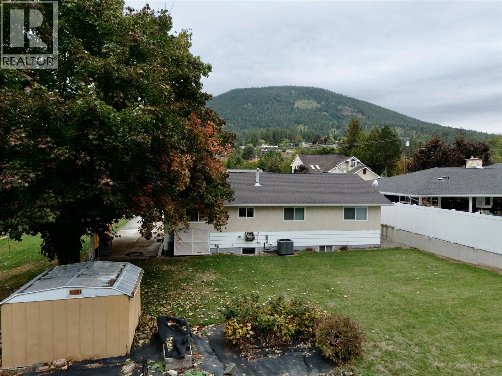 2109 Cedar Street, Creston, British Columbia  V0B 1G5 - Photo 28 - 10402136