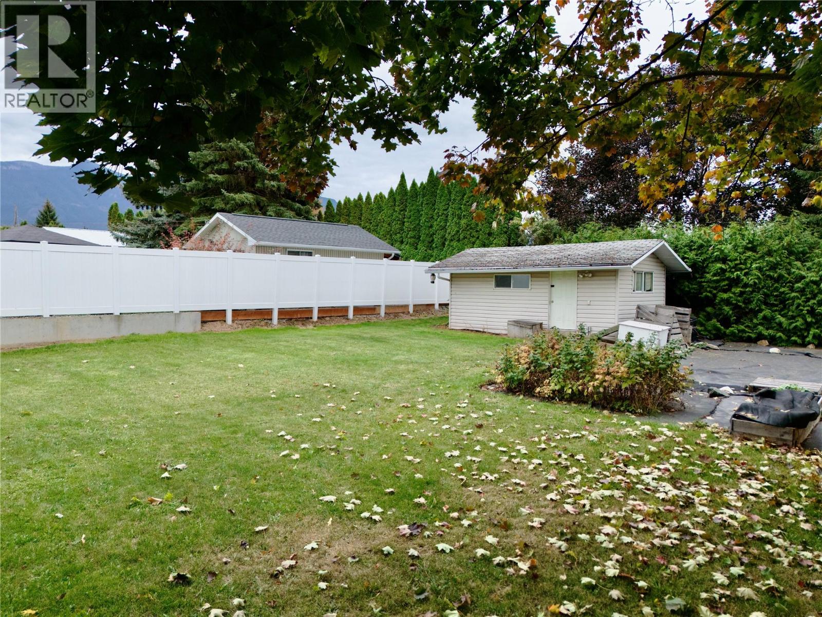 2109 Cedar Street, Creston, British Columbia  V0B 1G5 - Photo 30 - 10402136