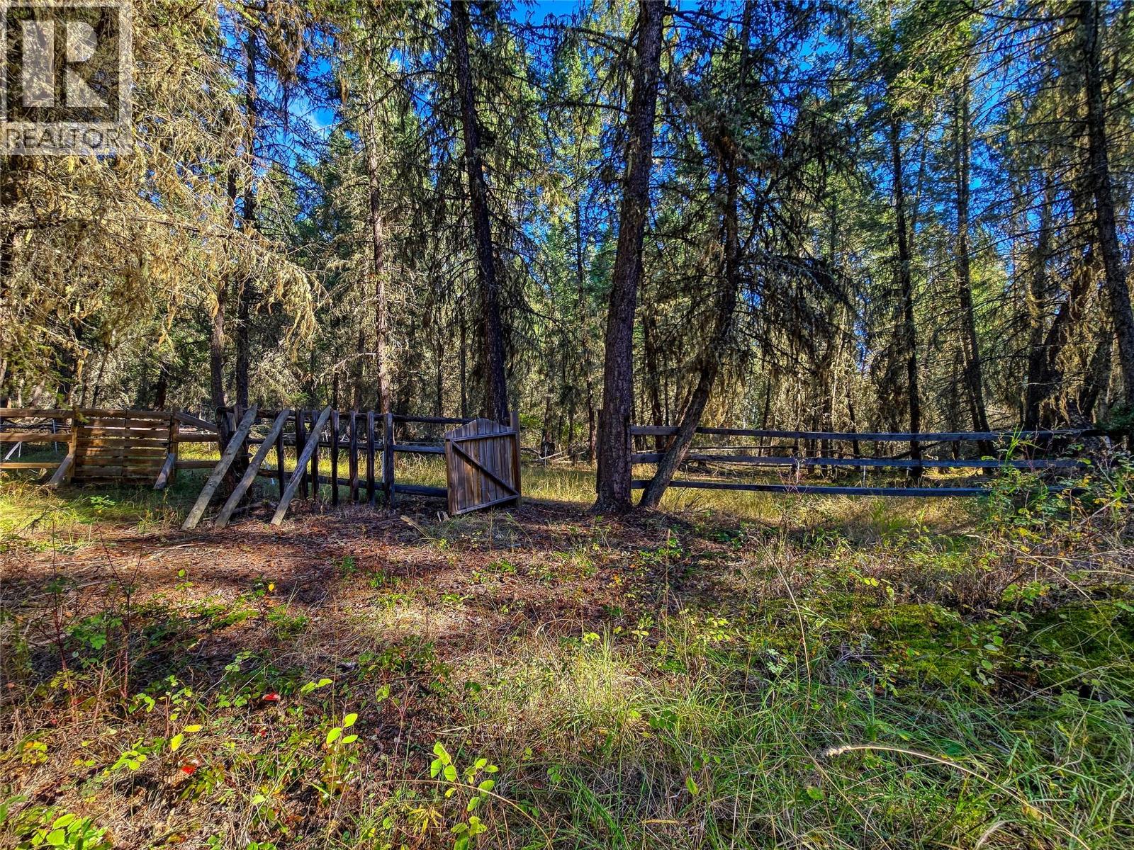 3590 Kootenay No. 3 Road, Windermere, British Columbia  V0B 1L1 - Photo 17 - 10401834