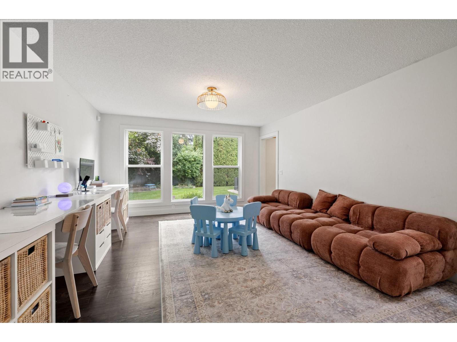 4338 Dunvegan Court, Kelowna, British Columbia  V1W 2N6 - Photo 5 - 10400620