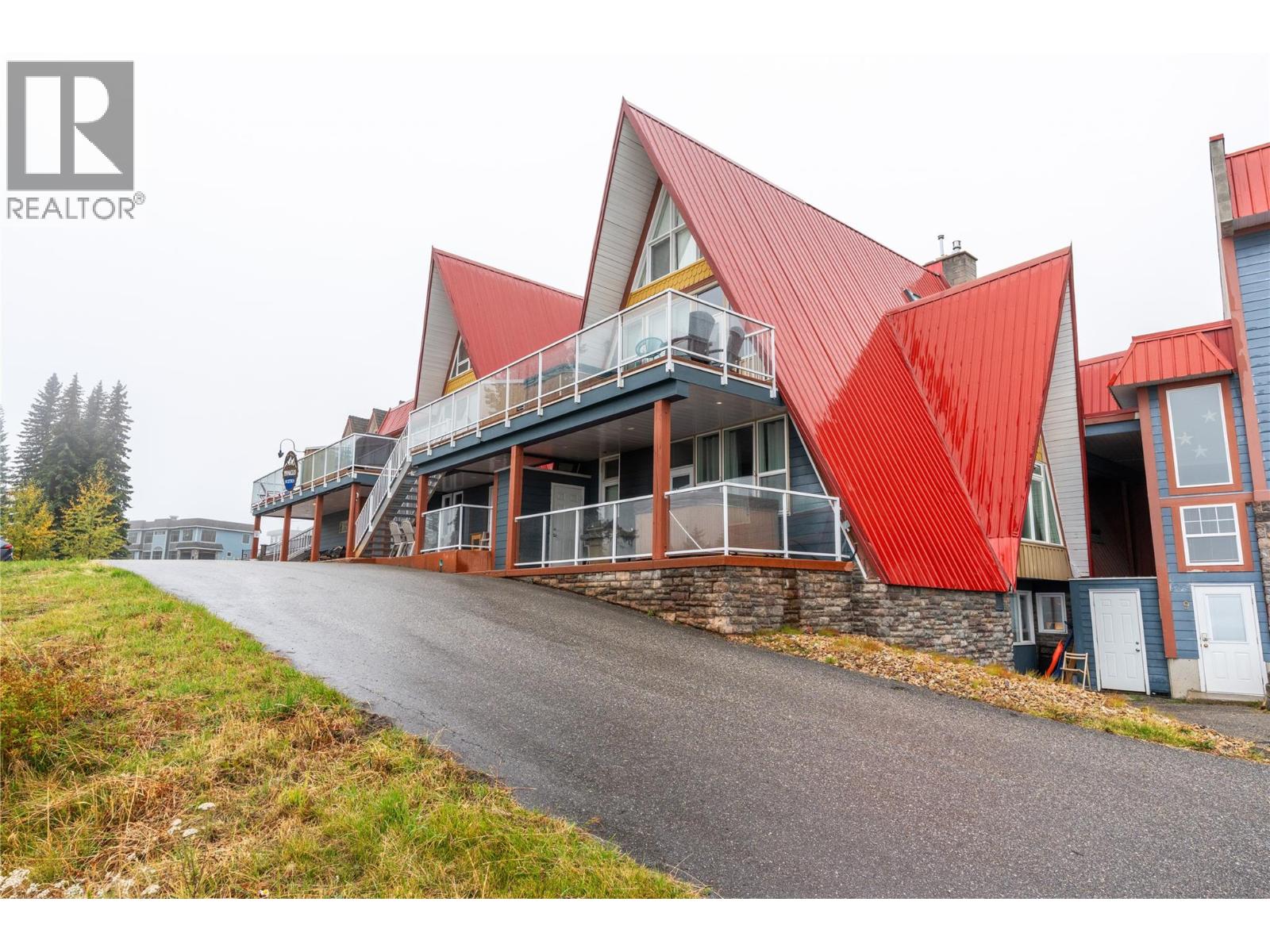 9885 Pinnacles Road Unit# 102, Silver Star, British Columbia  V1B 3M1 - Photo 1 - 10401563