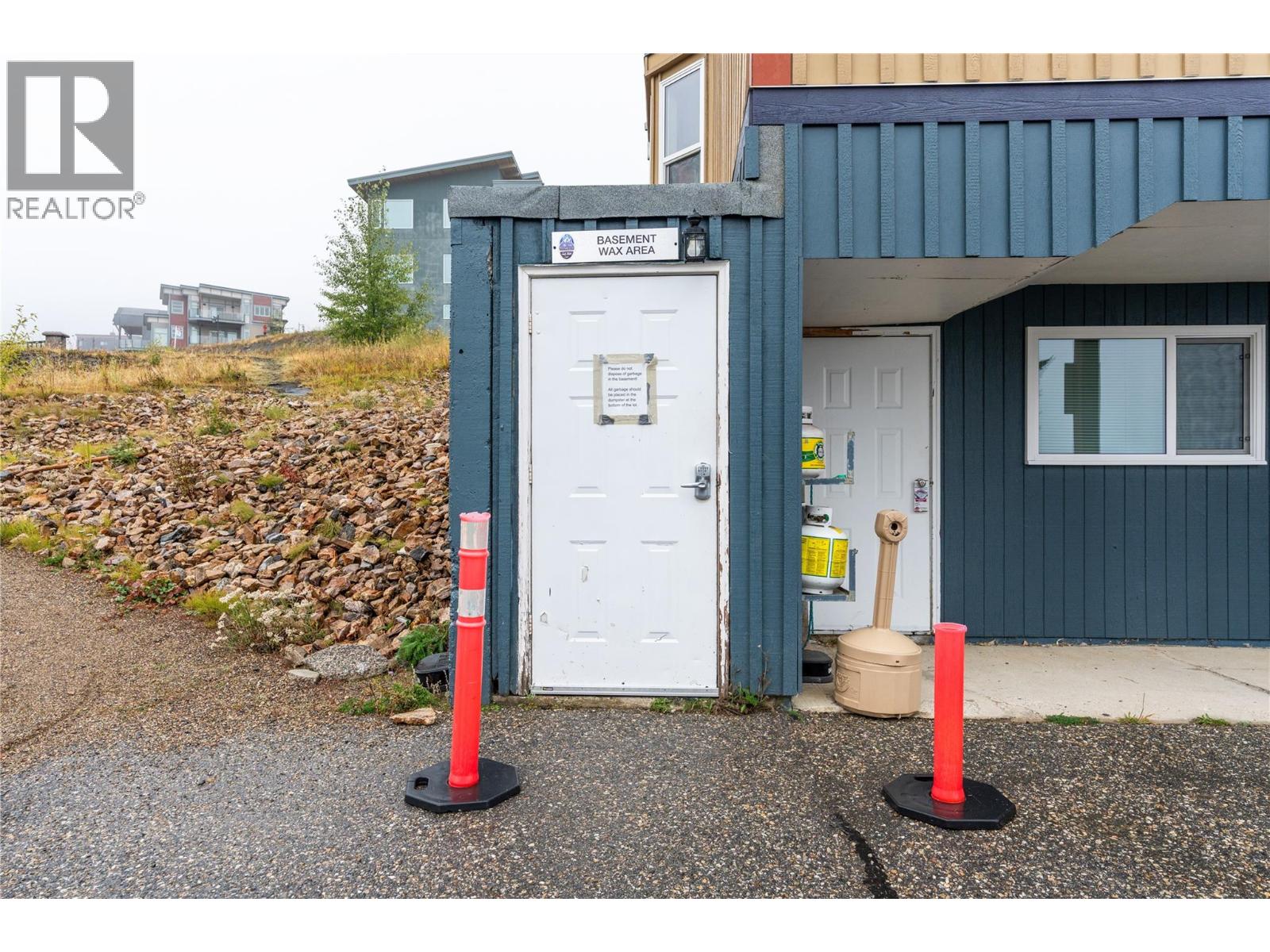 9885 Pinnacles Road Unit# 102, Silver Star, British Columbia  V1B 3M1 - Photo 35 - 10401563