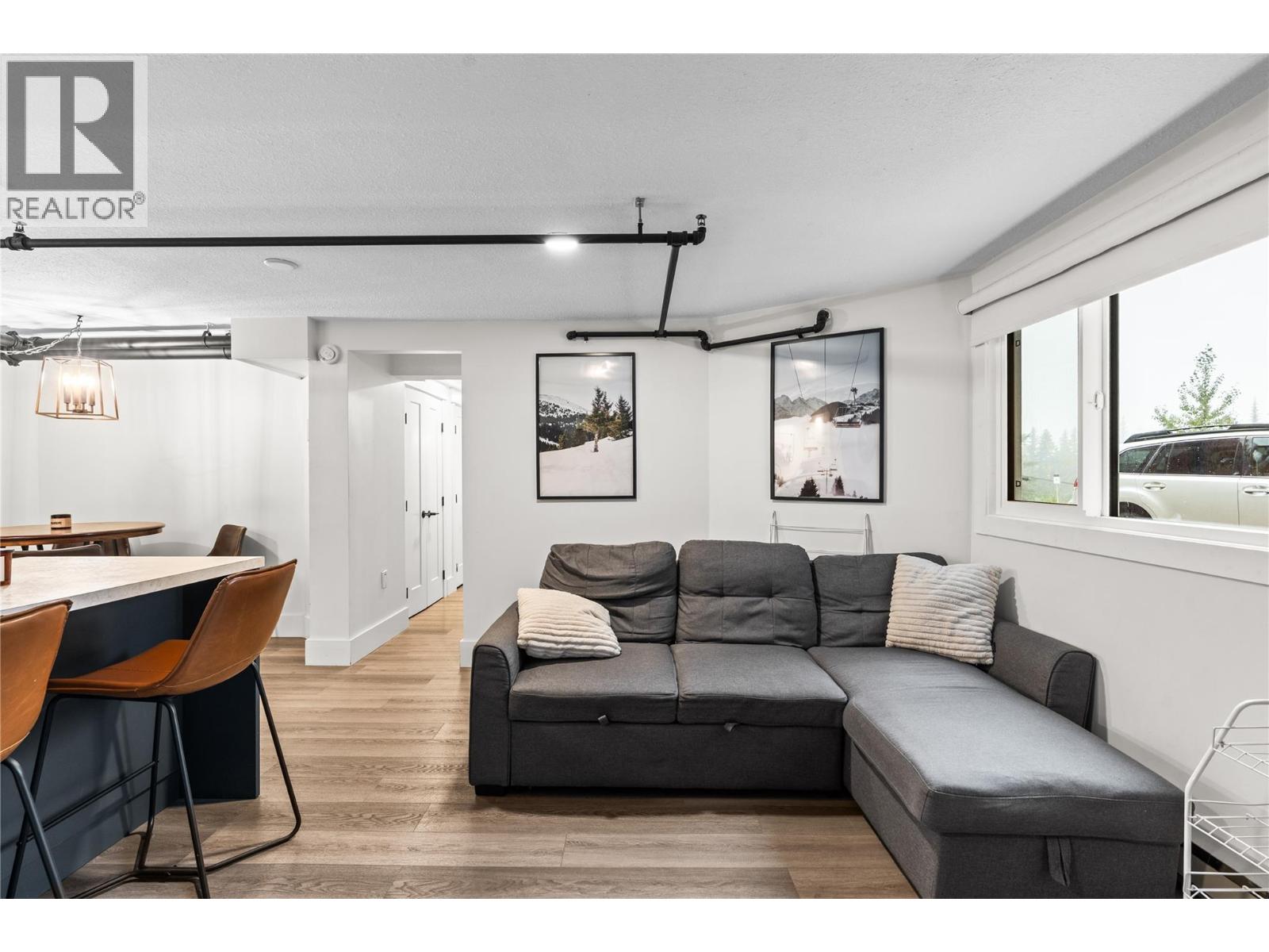 9885 Pinnacles Road Unit# 102, Silver Star, British Columbia  V1B 3M1 - Photo 4 - 10401563