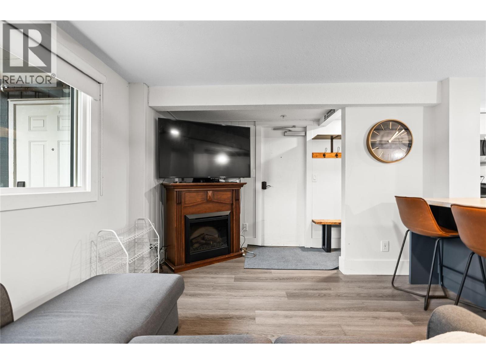 9885 Pinnacles Road Unit# 102, Silver Star, British Columbia  V1B 3M1 - Photo 6 - 10401563