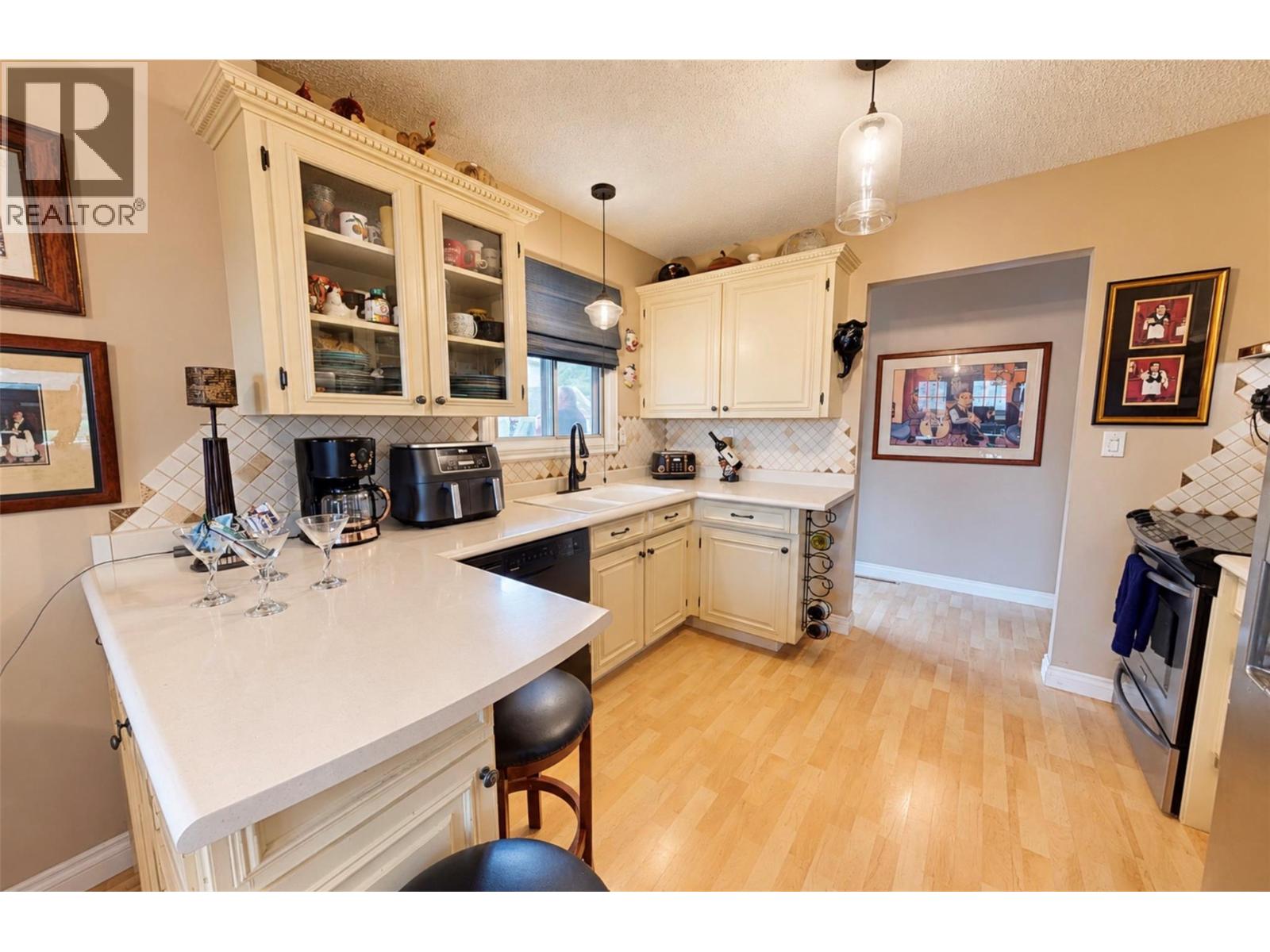 1355 Aldon Road, Kelowna, British Columbia  V1X 5A1 - Photo 5 - 10402277