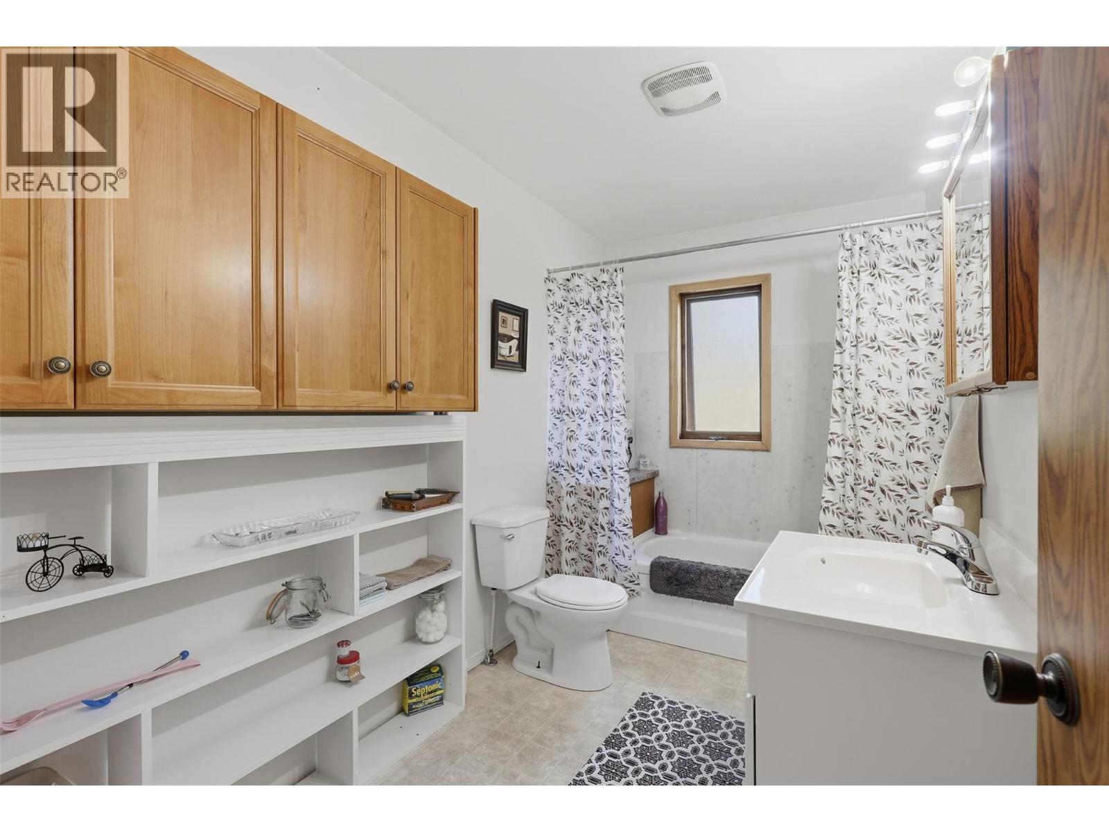 6732 Paxton Valley Road, Falkland, British Columbia  V0E 1W1 - Photo 16 - 10402177