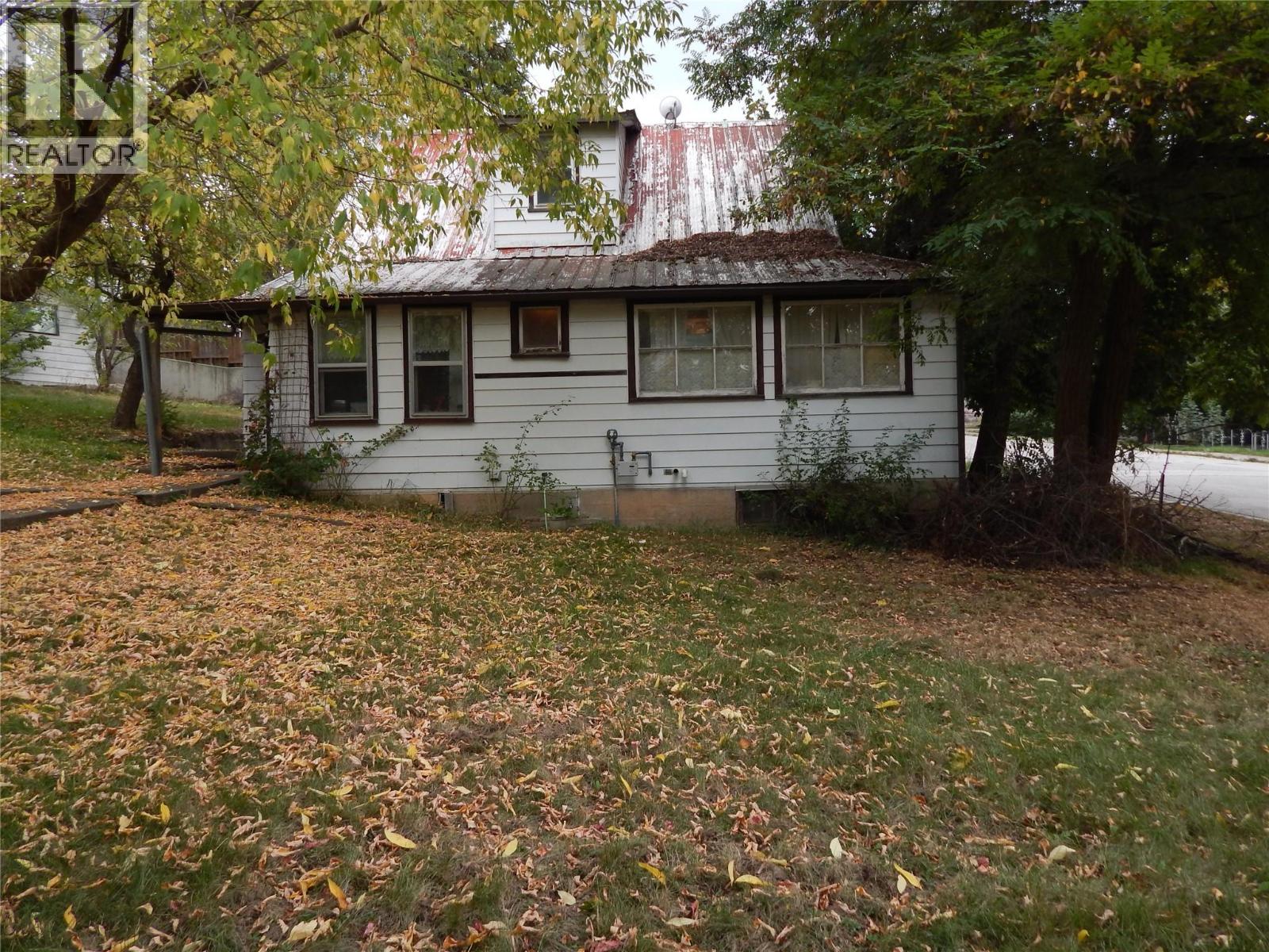 916 Cook Street, Creston, British Columbia  V0B 1G3 - Photo 1 - 10401532