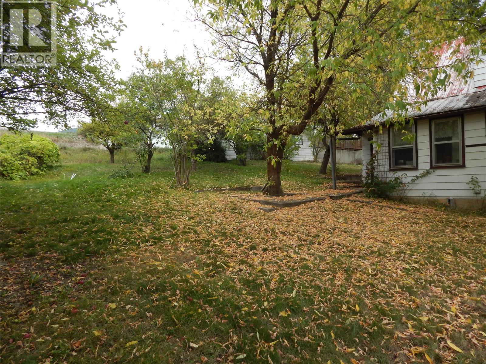 916 Cook Street, Creston, British Columbia  V0B 1G3 - Photo 2 - 10401532