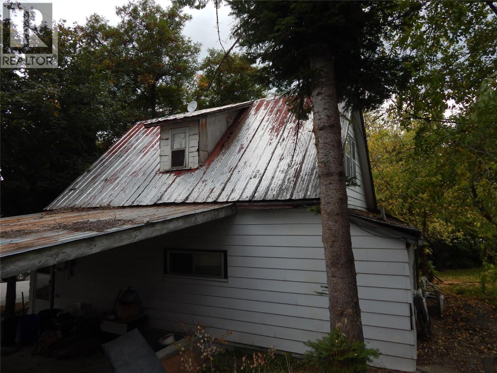 916 Cook Street, Creston, British Columbia  V0B 1G3 - Photo 8 - 10401532