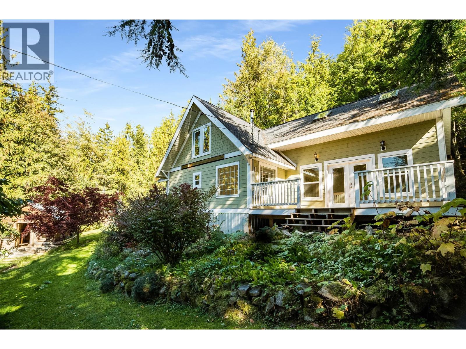 215 Rainbow Ridge Road, Procter, British Columbia  V0G 1V0 - Photo 1 - 10402160