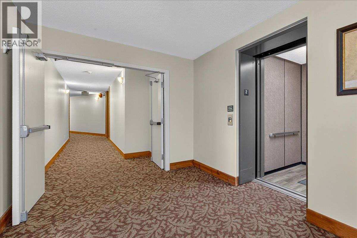 701 14a Crescent Unit# 214, Invermere, British Columbia  V0A 1K0 - Photo 2 - 10402316