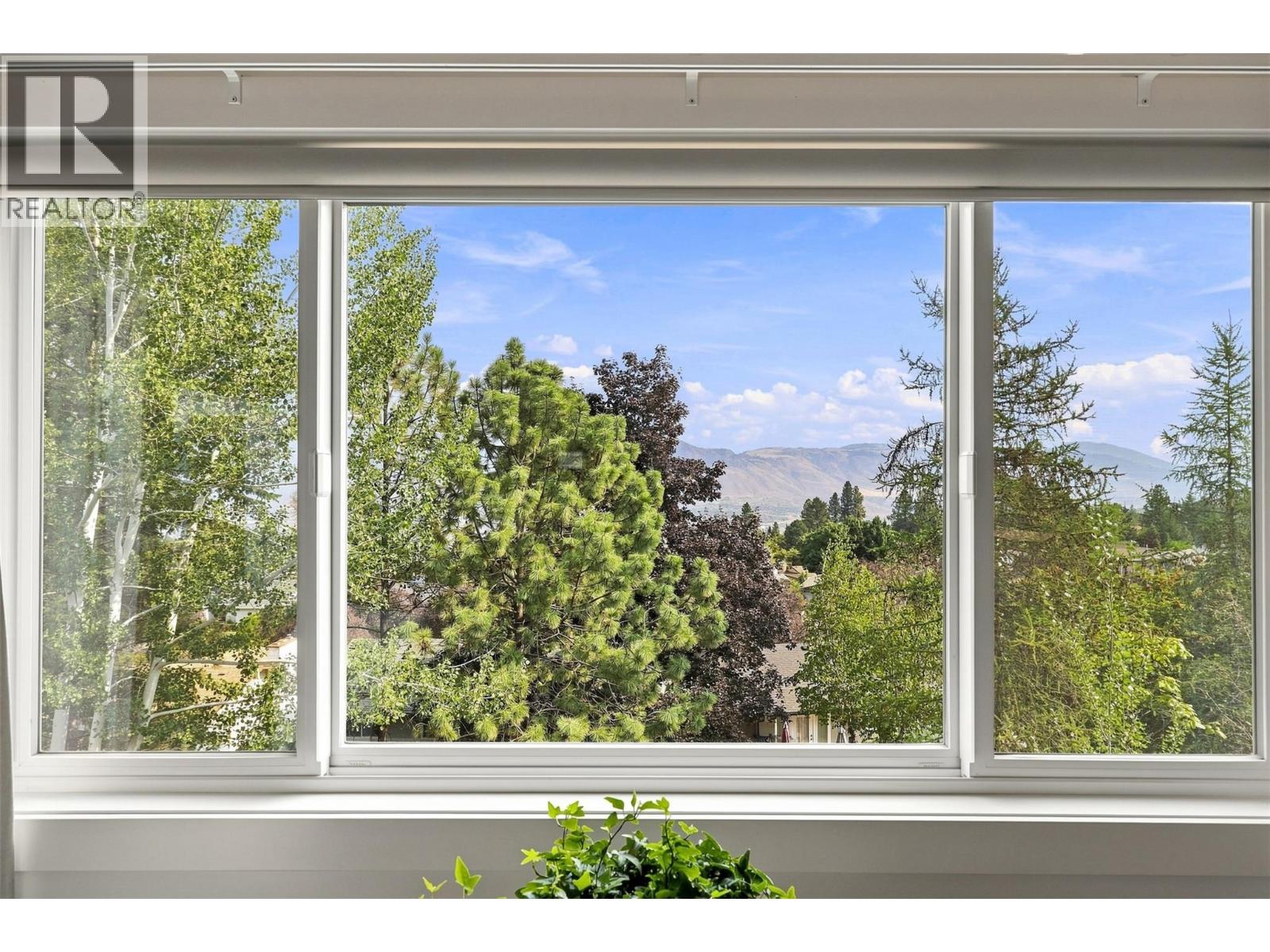 1795 Summit Drive Unit# 11, Kamloops, British Columbia  V2E 2E8 - Photo 12 - 10402154