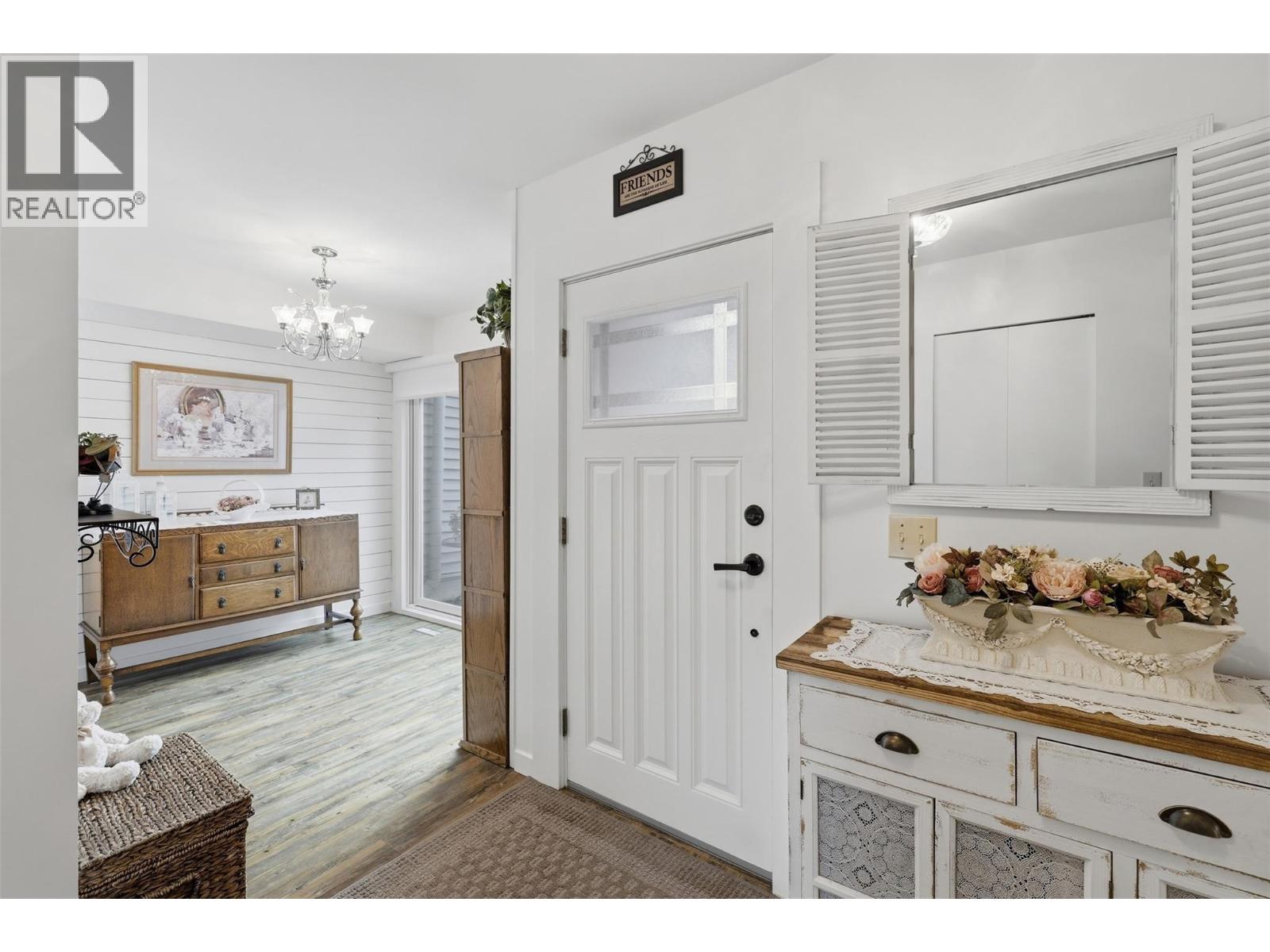 1795 Summit Drive Unit# 11, Kamloops, British Columbia  V2E 2E8 - Photo 2 - 10402154