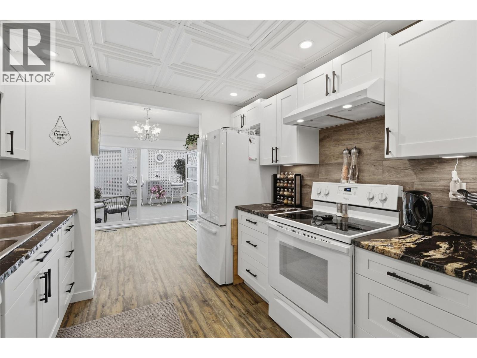 1795 Summit Drive Unit# 11, Kamloops, British Columbia  V2E 2E8 - Photo 6 - 10402154