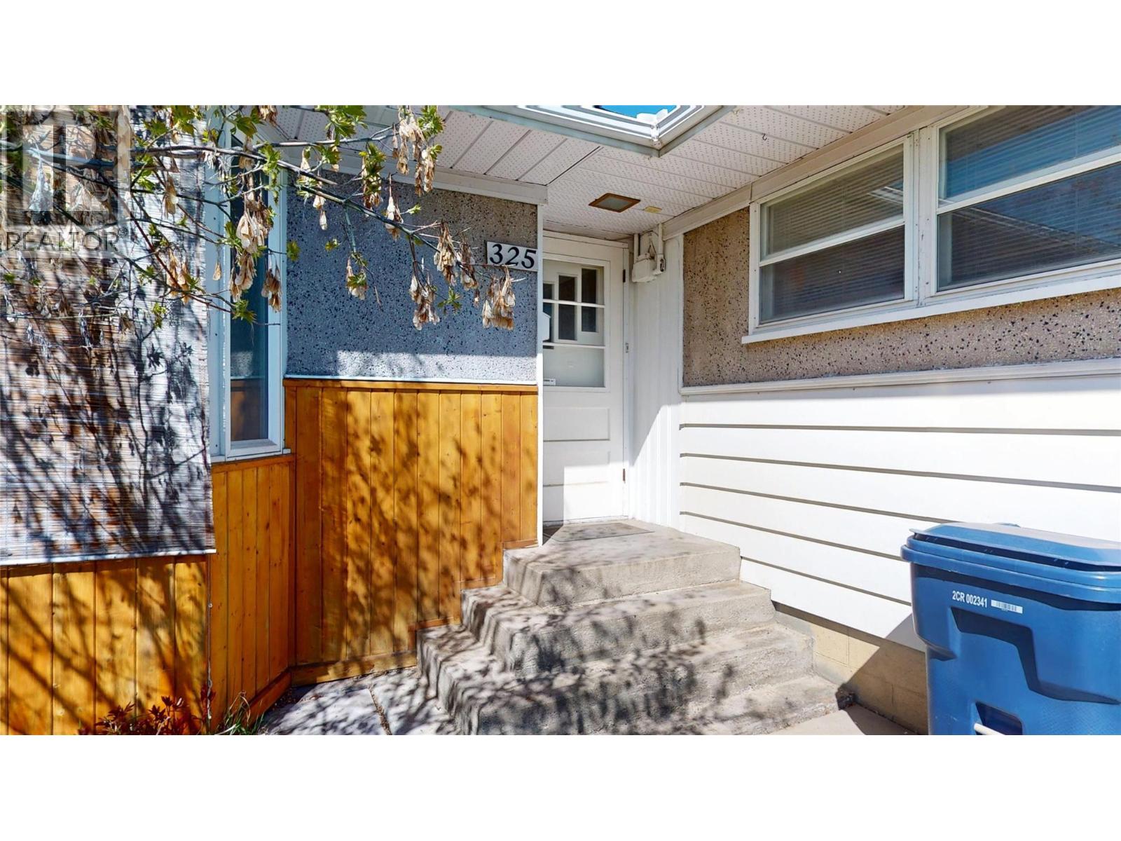 325 14 Avenue S, Cranbrook, British Columbia  V1C 2X5 - Photo 3 - 10400102