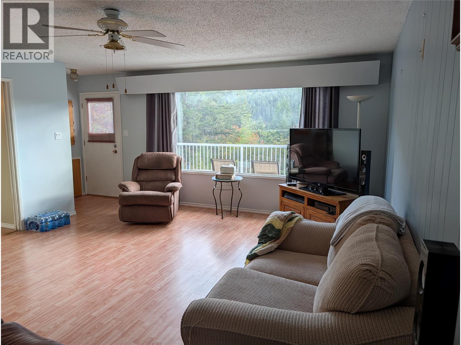 8893 Holding Road, Adams Lake, British Columbia  V0E 1M2 - Photo 11 - 10402067