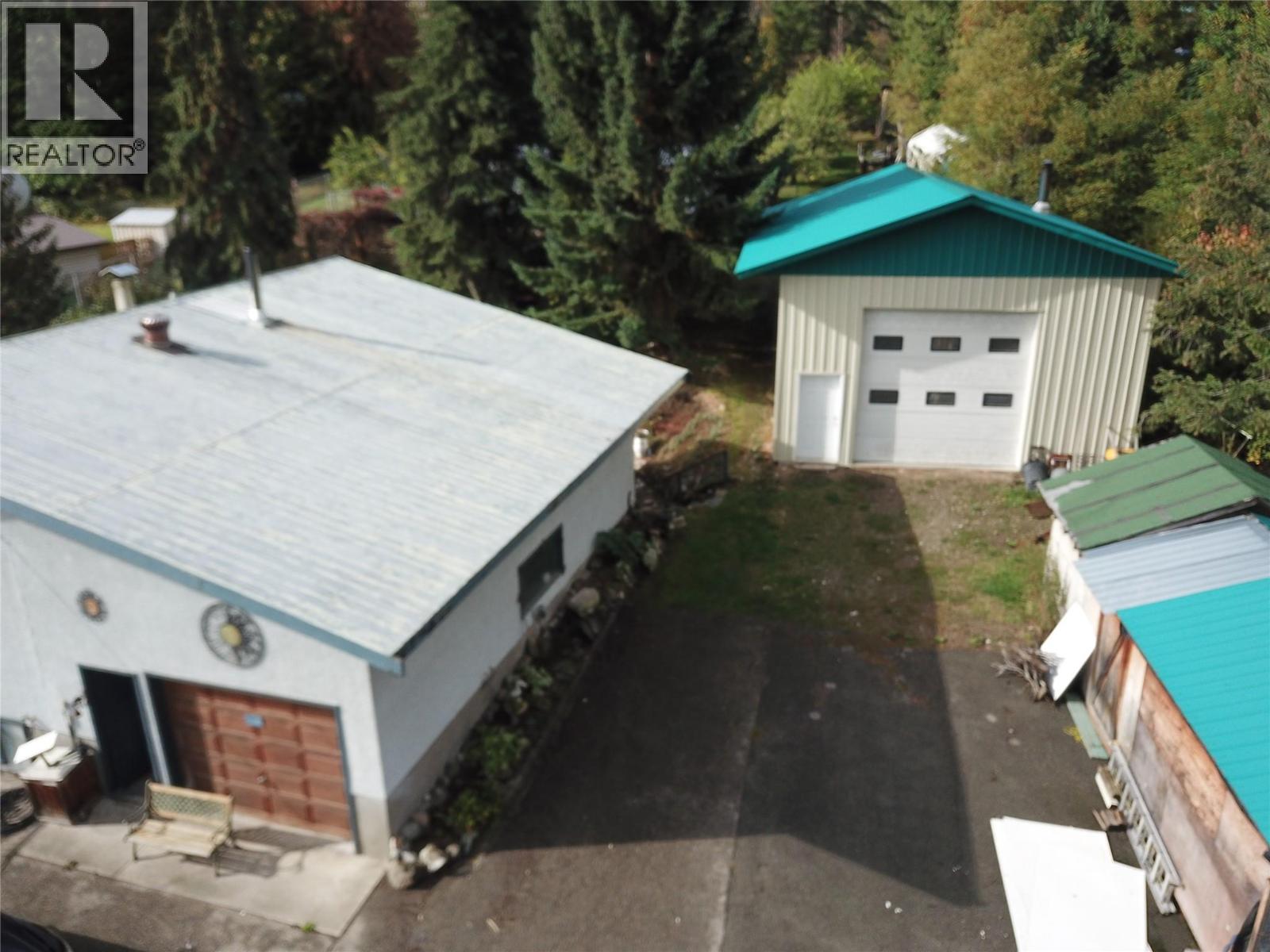 8893 Holding Road, Adams Lake, British Columbia  V0E 1M2 - Photo 40 - 10402067