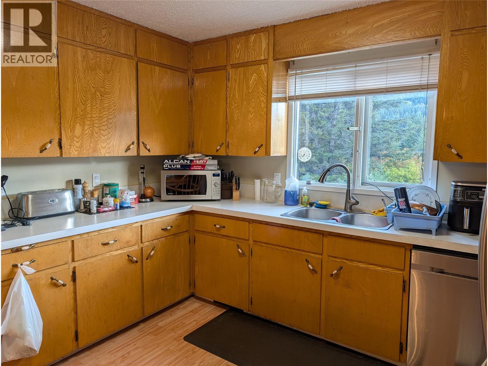 8893 Holding Road, Adams Lake, British Columbia  V0E 1M2 - Photo 6 - 10402067