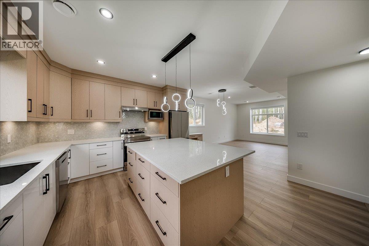 3736 Toba Road, Castlegar, British Columbia  V1N 4Y3 - Photo 16 - 10402179