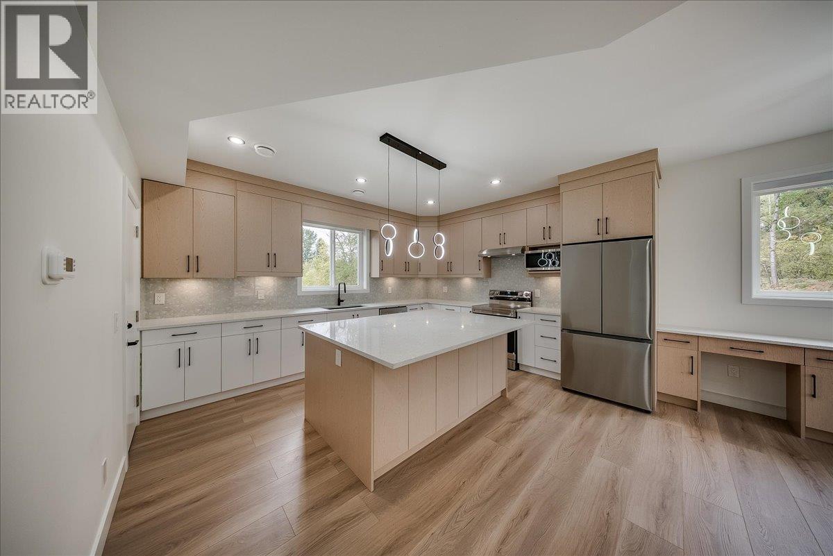 3736 Toba Road, Castlegar, British Columbia  V1N 4Y3 - Photo 17 - 10402179