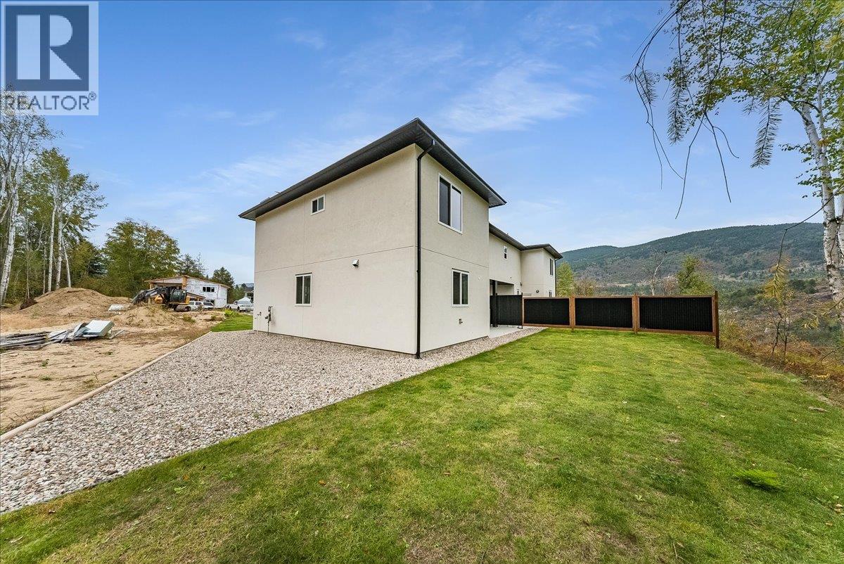 3736 Toba Road, Castlegar, British Columbia  V1N 4Y3 - Photo 6 - 10402179