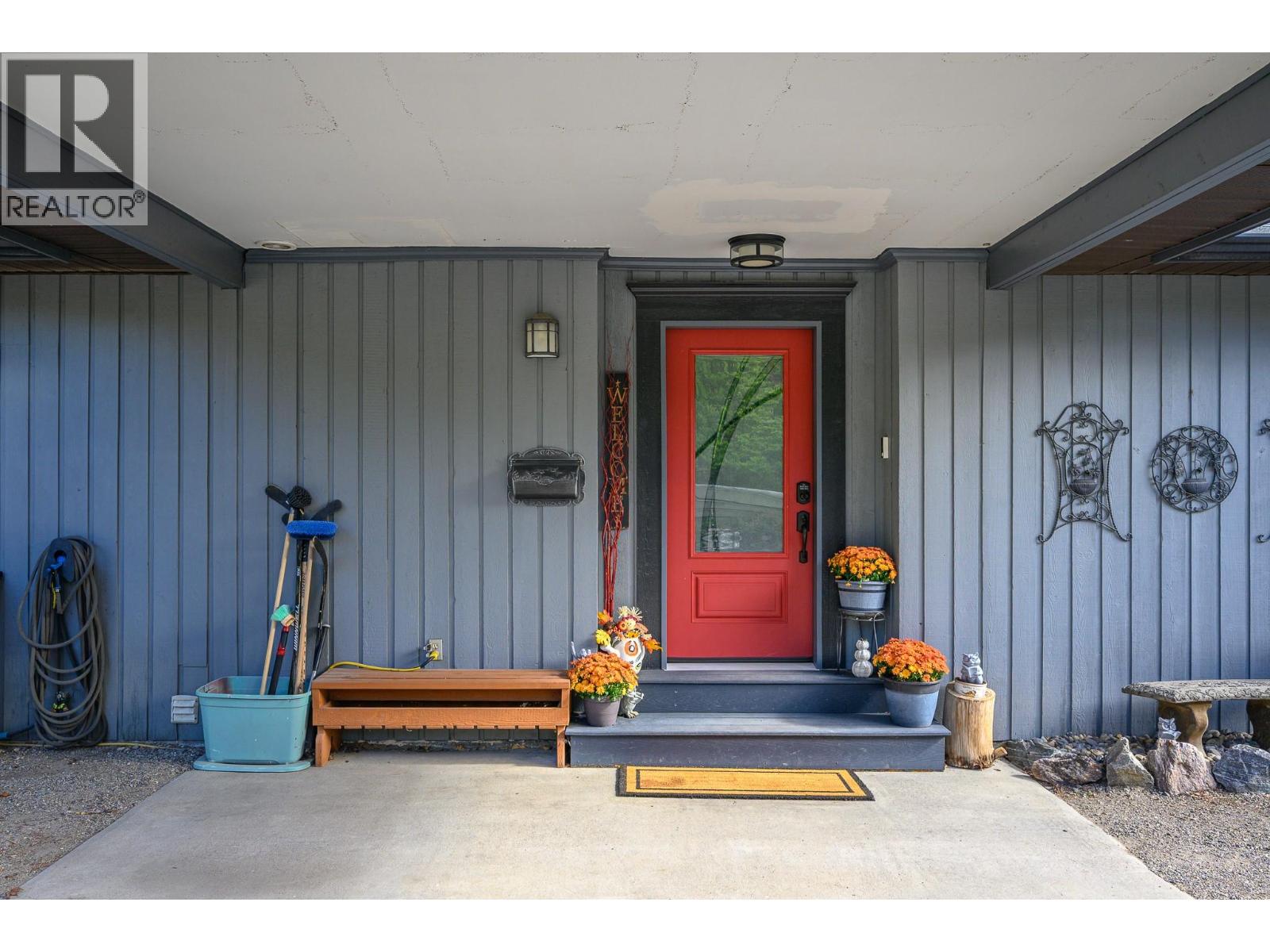 9310 Northcott Drive, Coldstream, British Columbia  V1B 2K2 - Photo 4 - 10401978