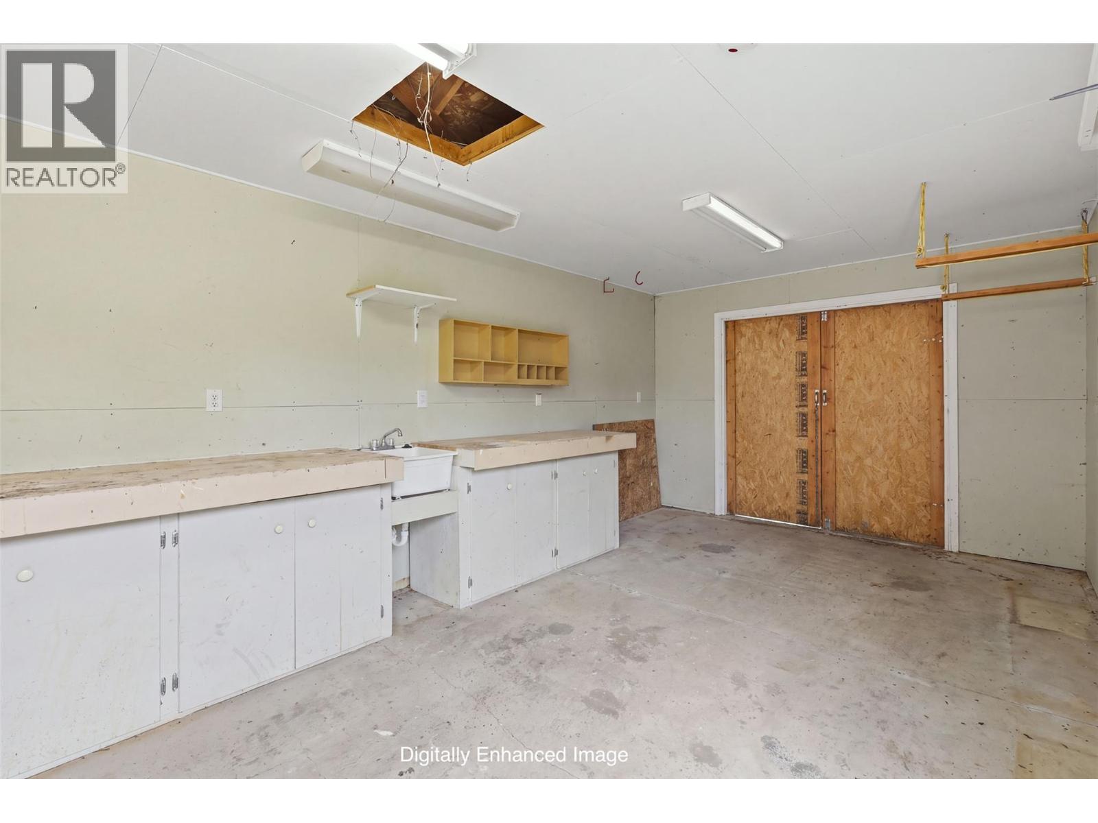 723 Moody Place, Kamloops, British Columbia  V2B 8B1 - Photo 28 - 10402206