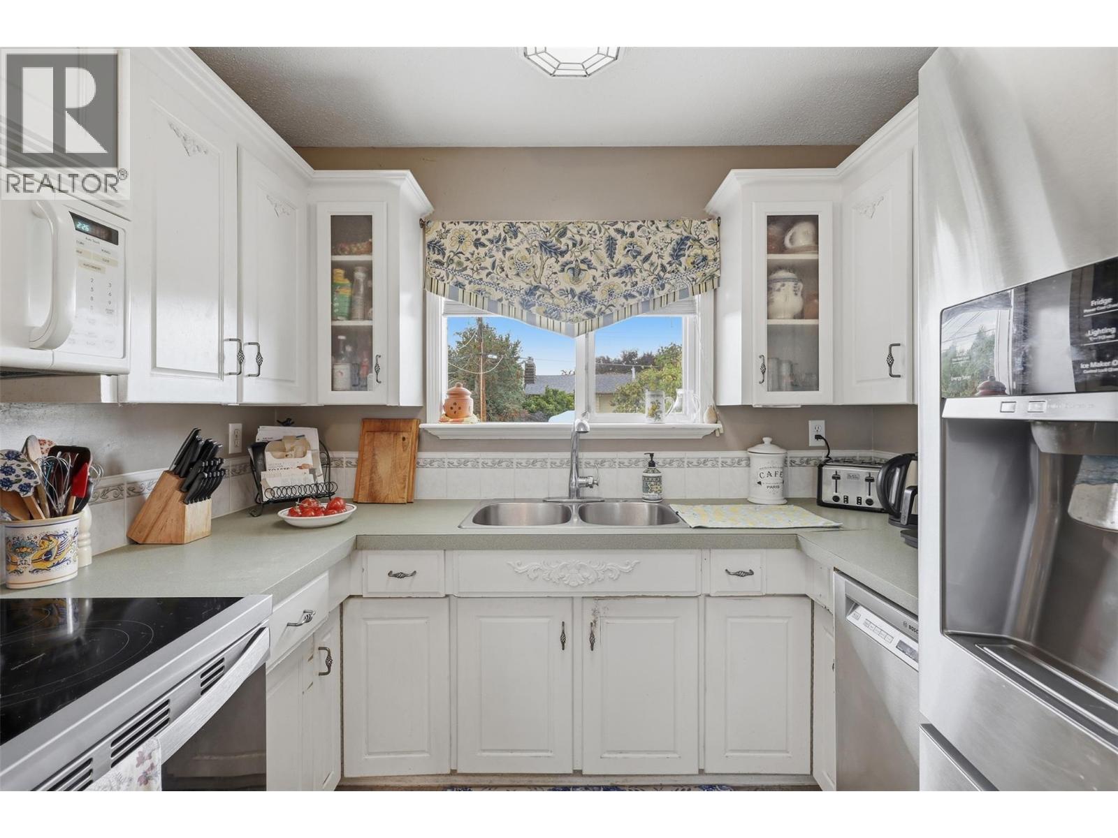 723 Moody Place, Kamloops, British Columbia  V2B 8B1 - Photo 7 - 10402206