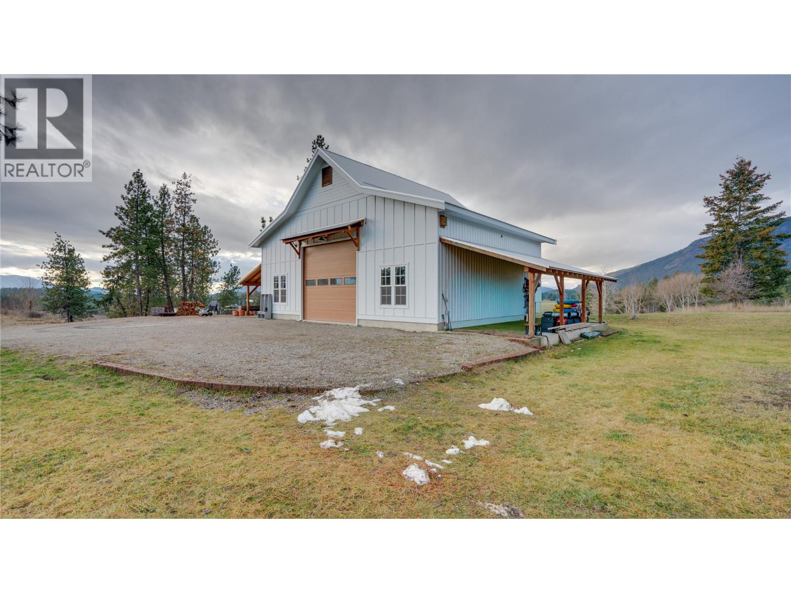 3922 Hullcar Road, Armstrong, British Columbia  V4Y 0M7 - Photo 12 - 10401785
