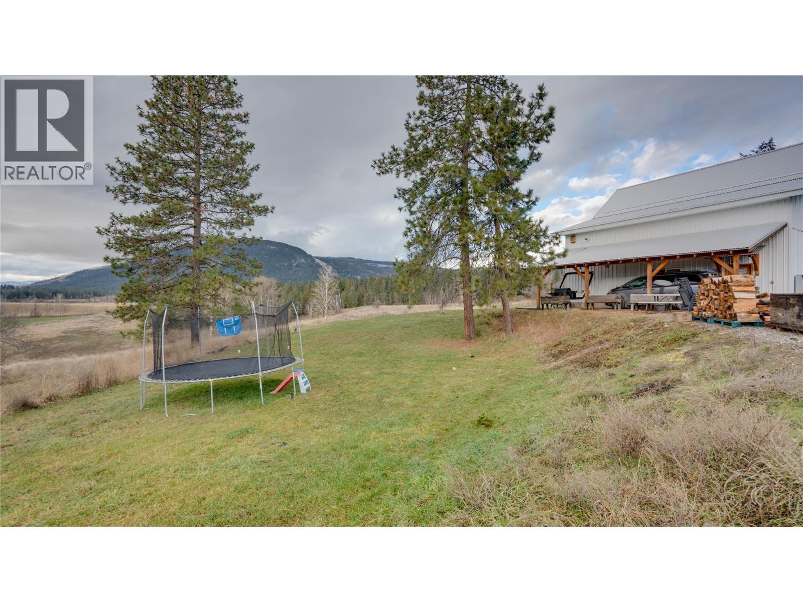 3922 Hullcar Road, Armstrong, British Columbia  V4Y 0M7 - Photo 17 - 10401785