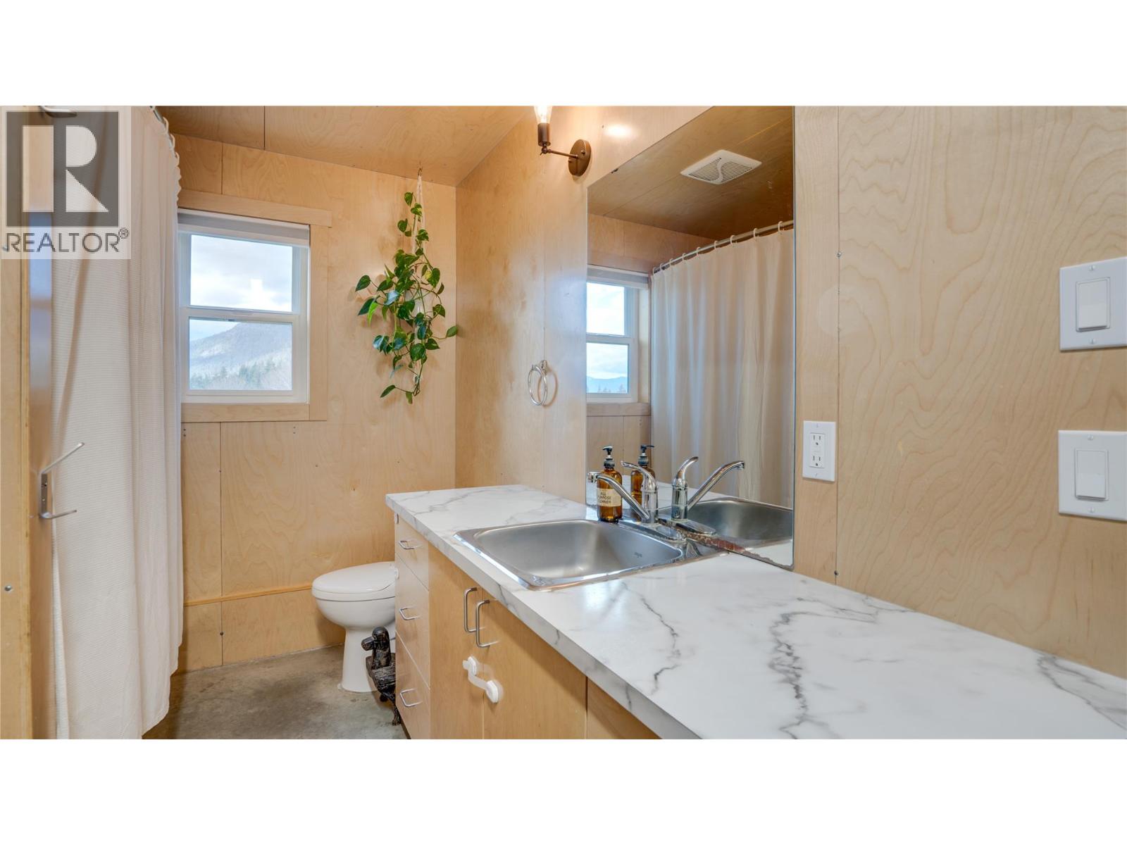 3922 Hullcar Road, Armstrong, British Columbia  V4Y 0M7 - Photo 23 - 10401785