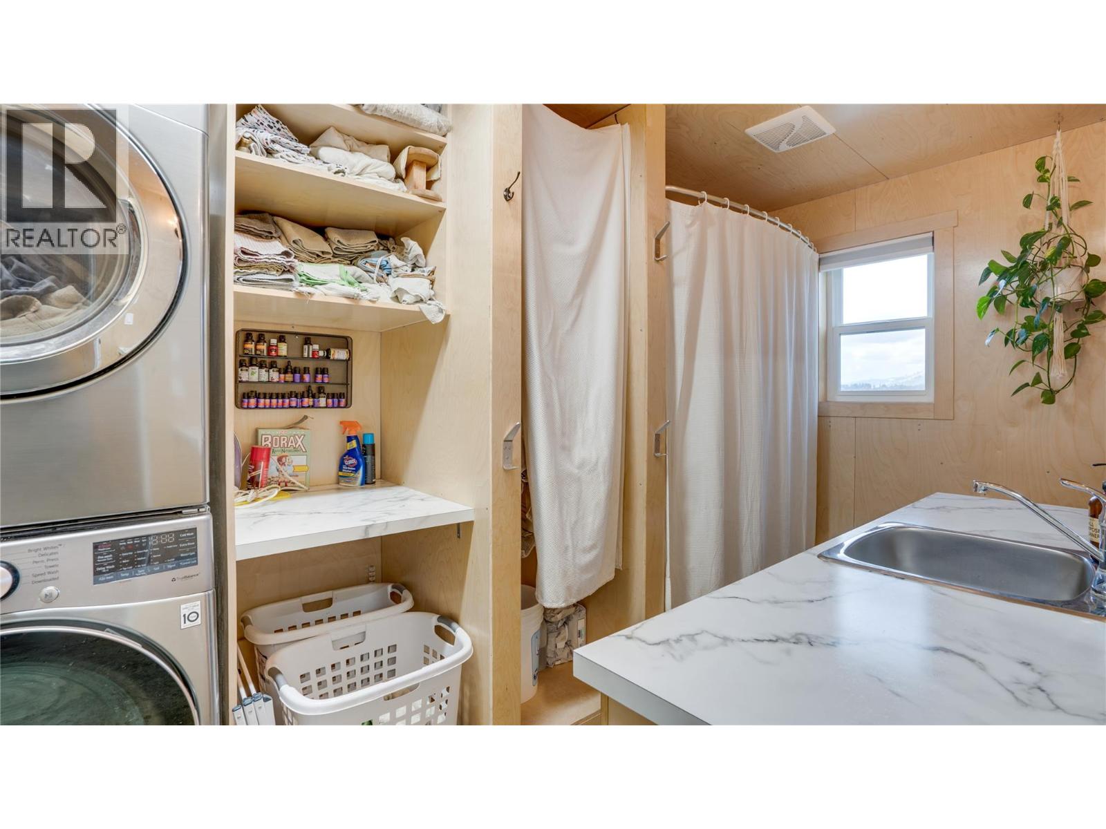 3922 Hullcar Road, Armstrong, British Columbia  V4Y 0M7 - Photo 24 - 10401785