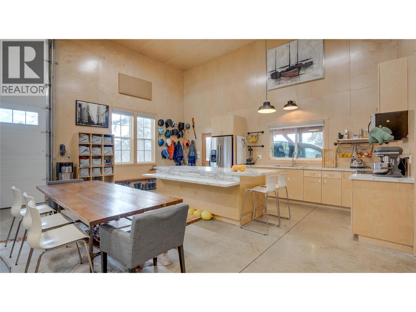 3922 Hullcar Road, Armstrong, British Columbia  V4Y 0M7 - Photo 30 - 10401785