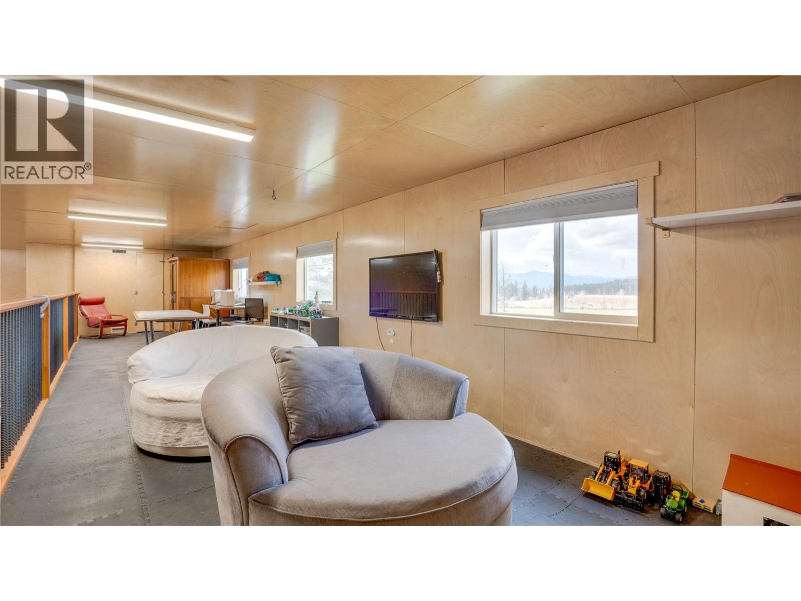 3922 Hullcar Road, Armstrong, British Columbia  V4Y 0M7 - Photo 40 - 10401785