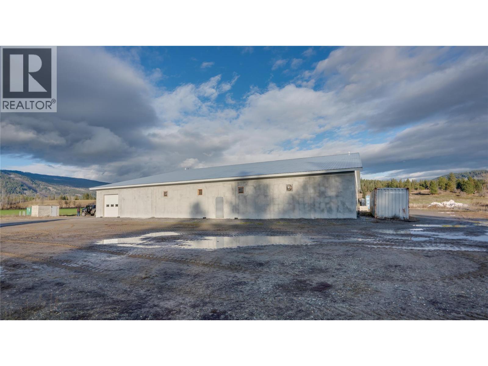 3922 Hullcar Road, Armstrong, British Columbia  V4Y 0M7 - Photo 7 - 10401785
