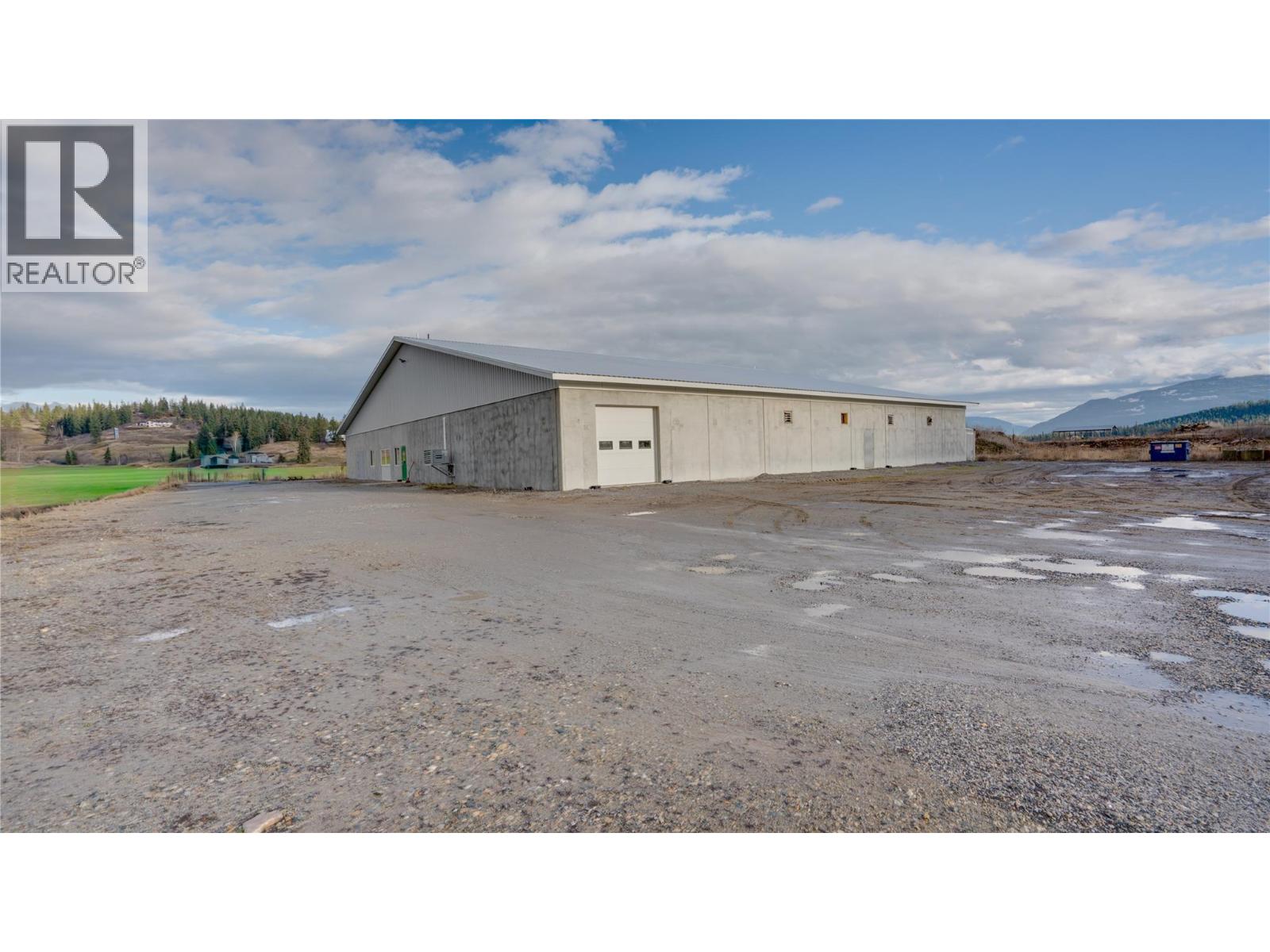 3922 Hullcar Road, Armstrong, British Columbia  V4Y 0M7 - Photo 8 - 10401785