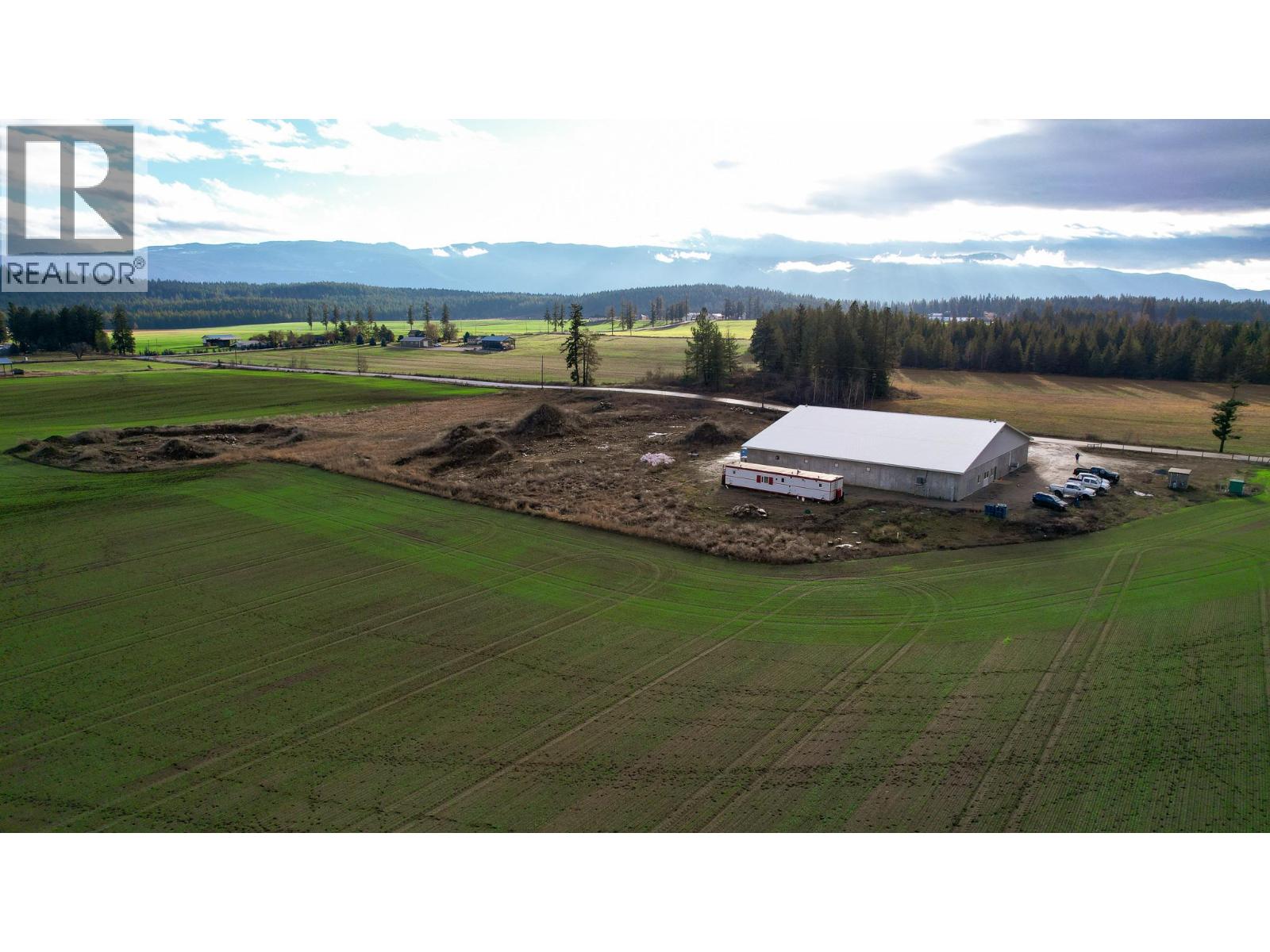 3922 Hullcar Road, Armstrong, British Columbia  V4Y 0M7 - Photo 9 - 10401785