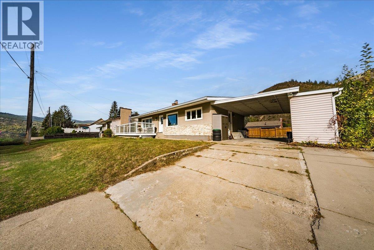 290 8th Avenue, Montrose, British Columbia  V0G 1P0 - Photo 30 - 10402155